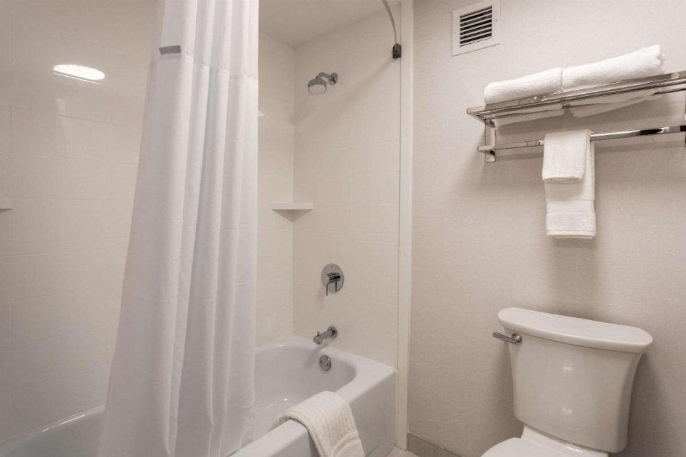 Room image 3